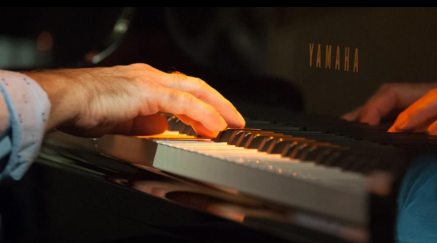L'HOMME AU PIANO